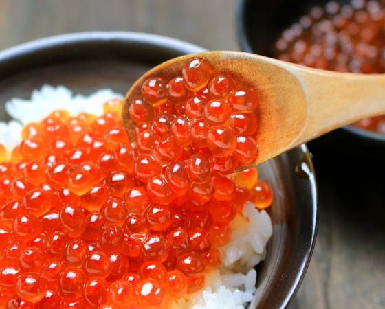 いくら醤油漬け500g 特製醤油たれで漬け込んだイクラ!
