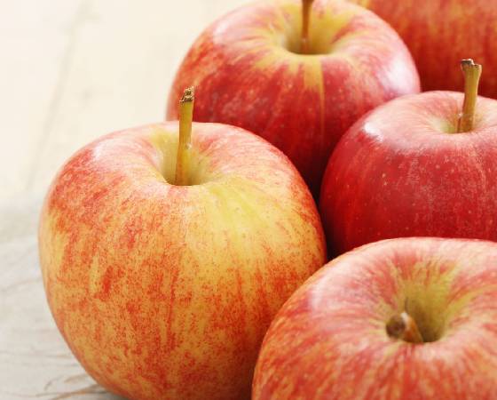 旬の林檎と洋梨のセット(赤りんご3個、洋梨3個)