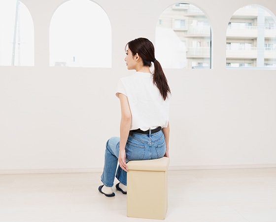 座ってしまえて畳める収納ボックス フェイクレザー ベージュ(2個セット)