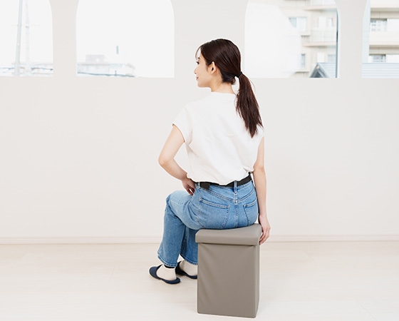 座ってしまえて畳める収納ボックス フェイクレザー グレー(2個セット)