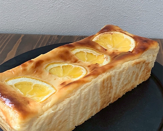 淡路島レモンとホワイトチョコのバスクチーズケーキ