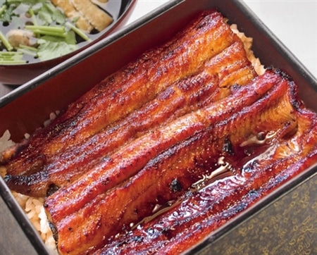 特大うなぎ蒲焼2尾セット 約250g×2尾【中国産】特大のうなぎをふっくら柔らかく焼き上げました。