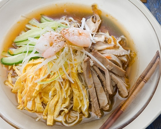 【夏季限定】極細の冷やし中華4食 黒酢だれ付き