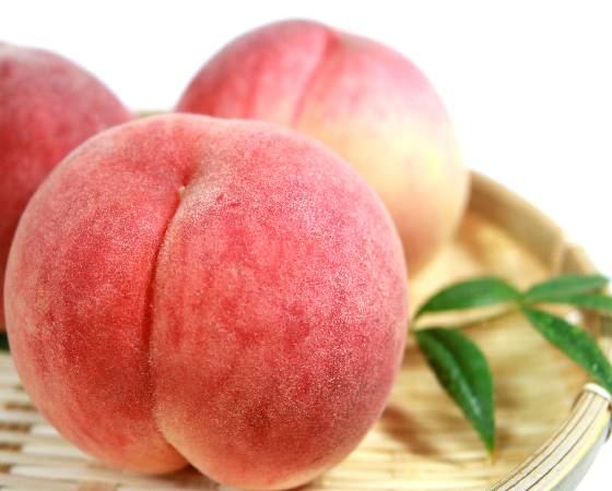山梨県産　ピンク桃　2.4kg（9玉）　※出荷時期：7月上旬～7月下旬