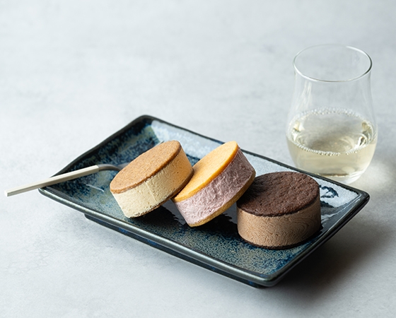 エアリーショコラサンド 6個(チョコ×2個、ストロベリー×２個、カフェキャラメル×２個)